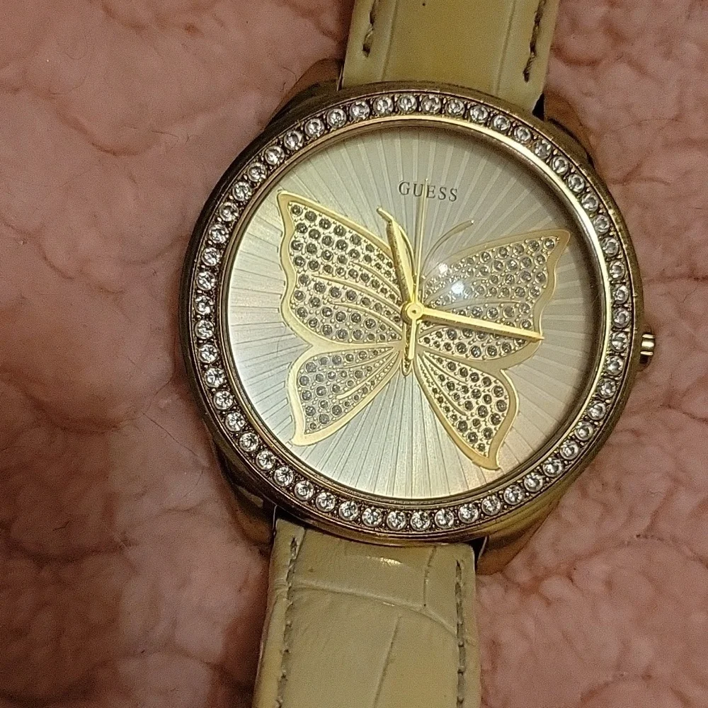 Guess Butterfly Watch Modern Casual Normcore‎